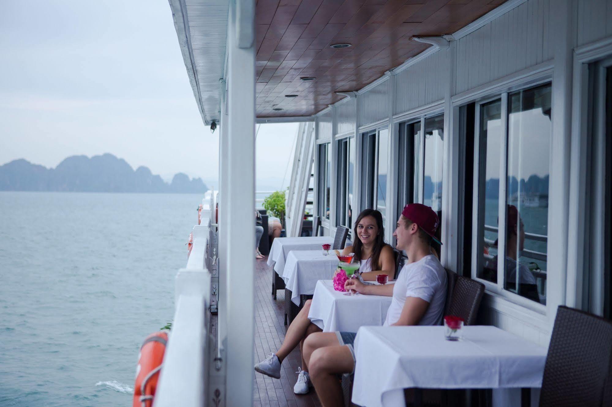 Syrena Cruises Hotel Ха Лонг Екстериор снимка