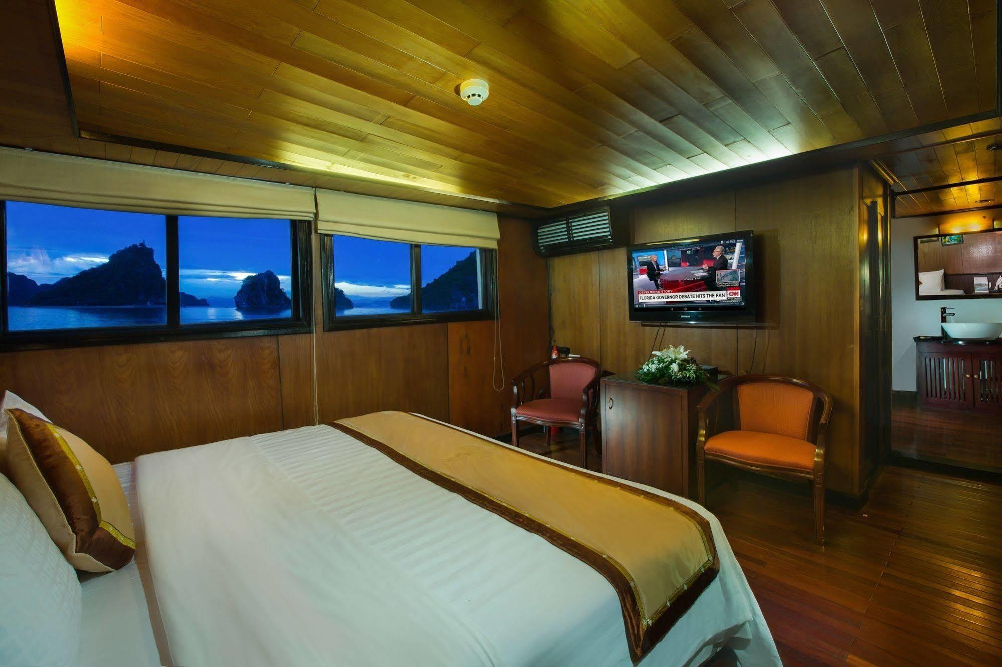 Syrena Cruises Hotel Ха Лонг Екстериор снимка